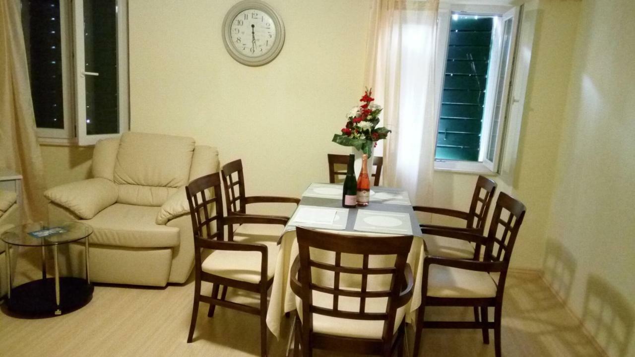 Sara Cosmo Split Apartment Luaran gambar